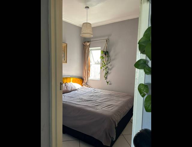 2 BEDROOM APARTMENT RENTED IN WEST BEACH